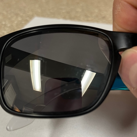 Oakley Holbrook sunglasses model 009102 – K155
Good condition. - Picture 15 of 15